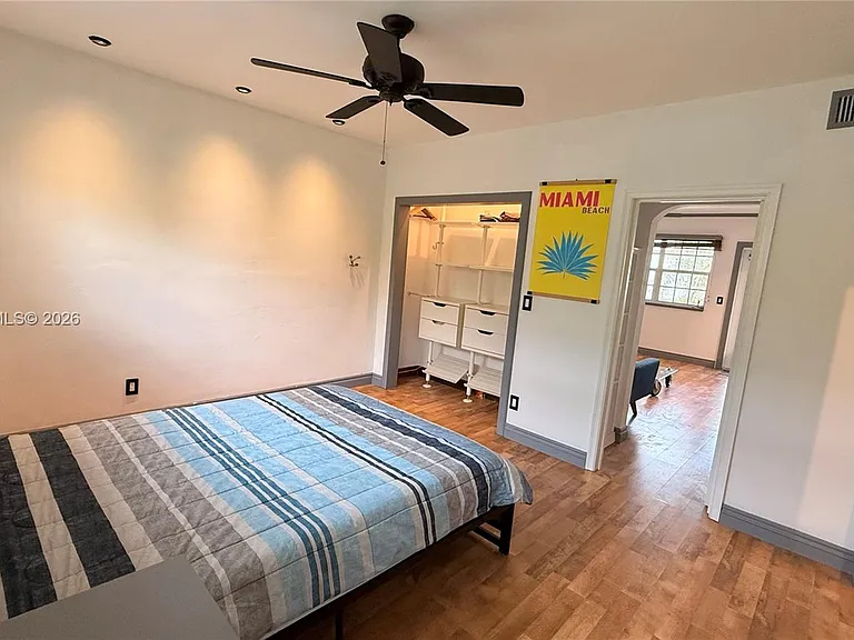 8600 Byron Ave #8 — Photo 6