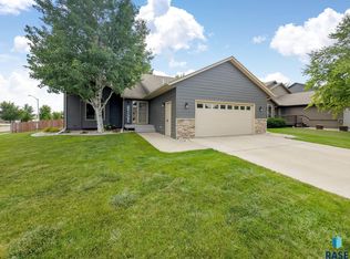 8701 W Lavern Wipf St, Sioux Falls, SD 57106