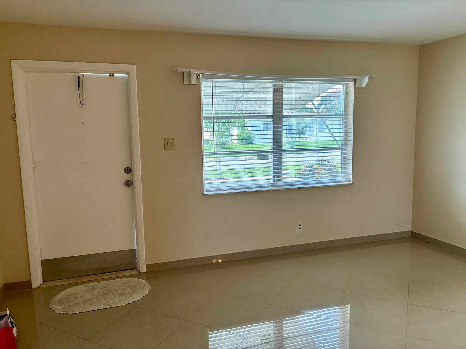 2 bed, 1.5 bath, 1141 sqft, $1,995 — Photo 2