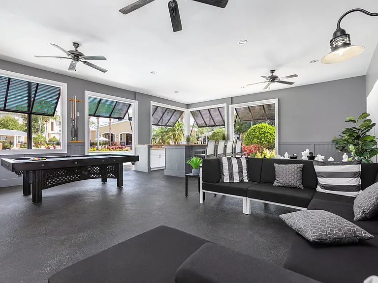 Luxe at 1820 — Photo 8