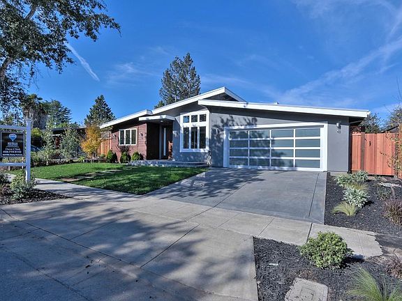 4th image of 777 Duncardine Way
