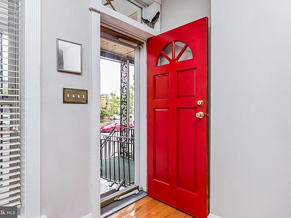 4th image of 343 Ilchester Ave