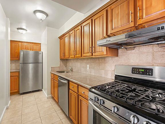 4th image of 23-23 31st Ave #2H