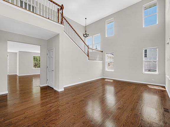 5th image of 376 Lasalle St
