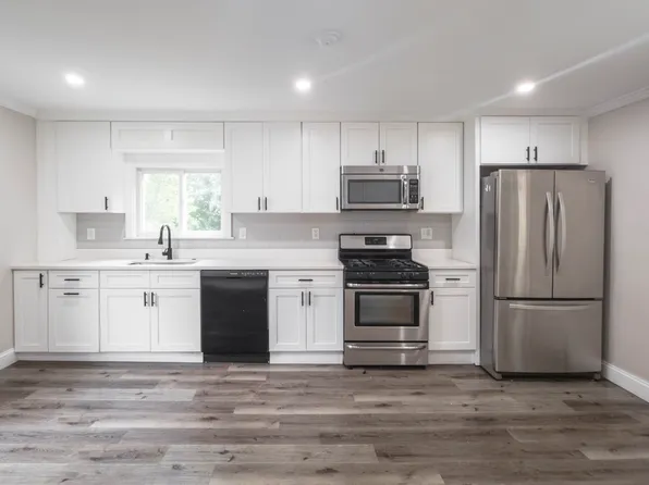 290 Salem St #2, Wakefield, MA 01880