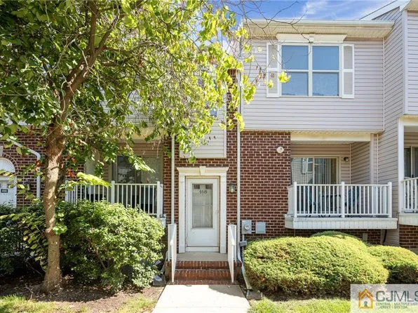 468 Great Beds Ct, Perth Amboy, NJ 08861