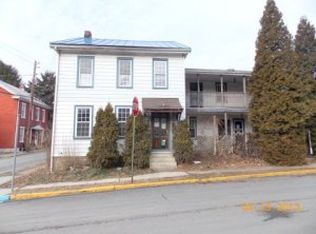 17 E Wood St, Pine Grove, PA 17963