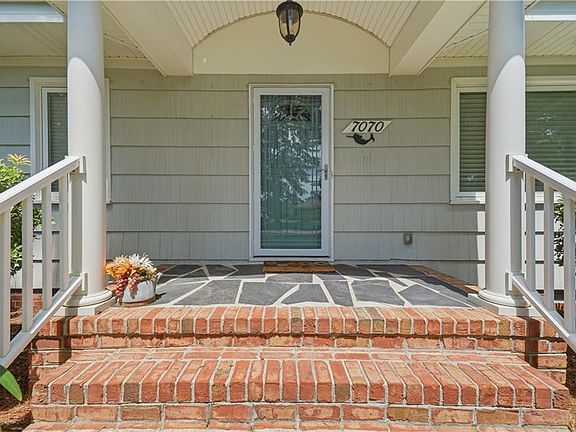 5th image of 7070 Suburban Arch