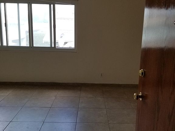 2nd image of 339 S Inglewood Ave