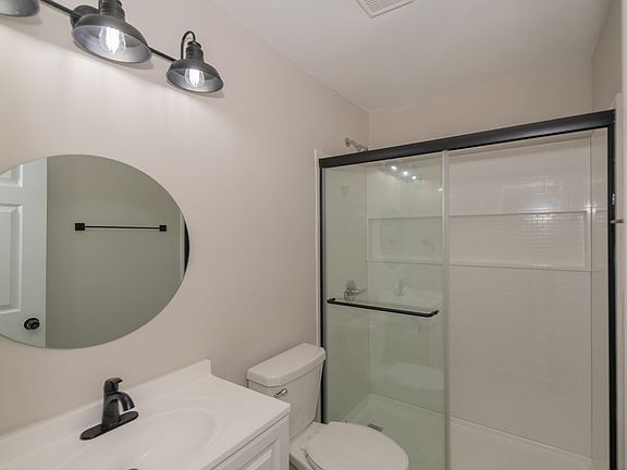 4th image of 525 Baker Cir NW