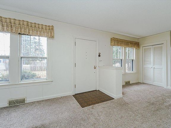 3rd image of 2697 Stillwater Rd E