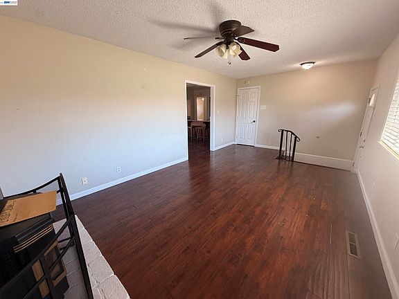 5th image of 312 Robert Way