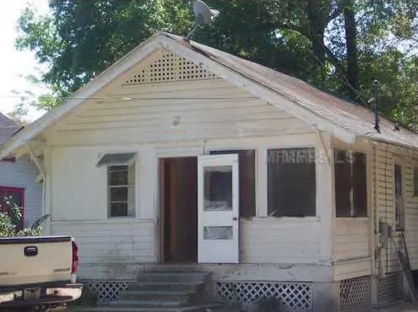 204 W Division St, Deland, FL 32720