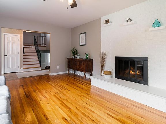 3rd image of 1032 Lansmere Ln