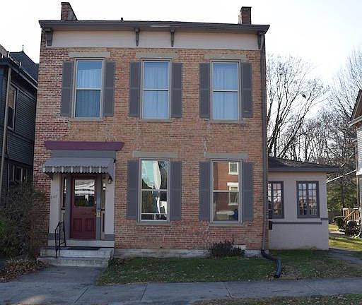 3rd image of 207 Ross Ave APT 3