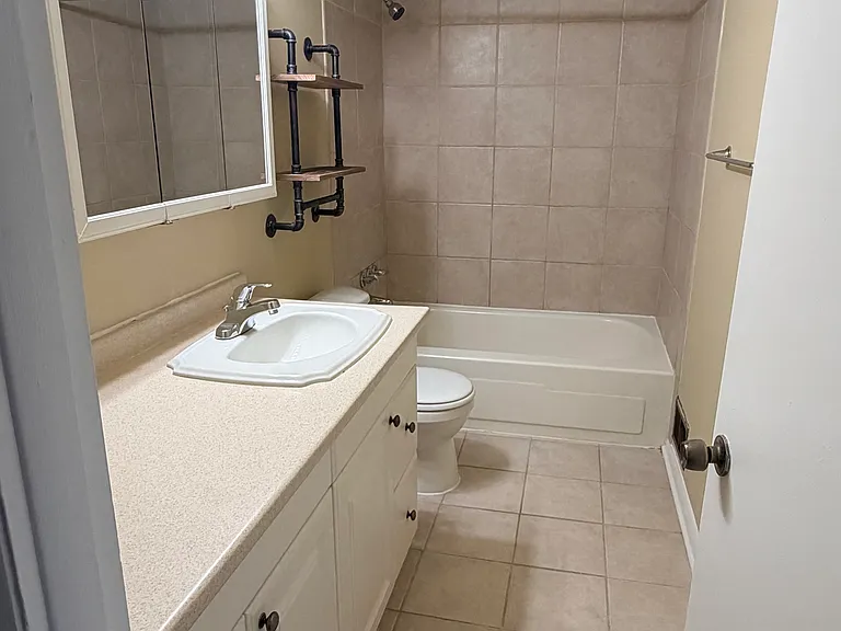 Master Bath - upstairs