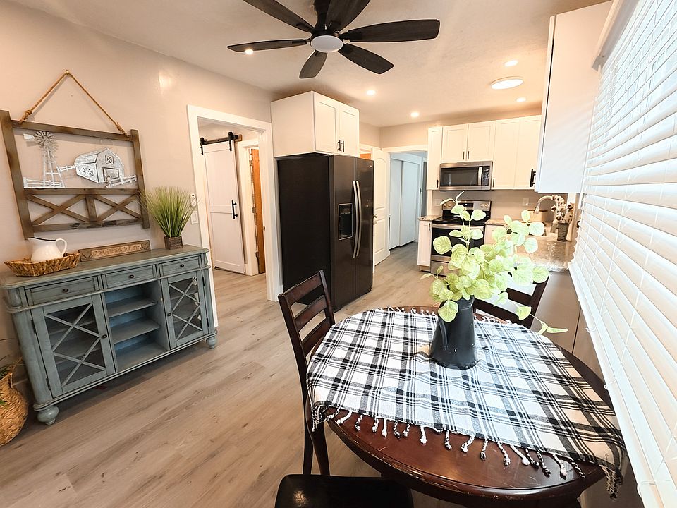 1st image of 425 Canyon Rd