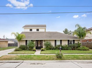 2305 Campagna Dr, Chalmette, LA 70043