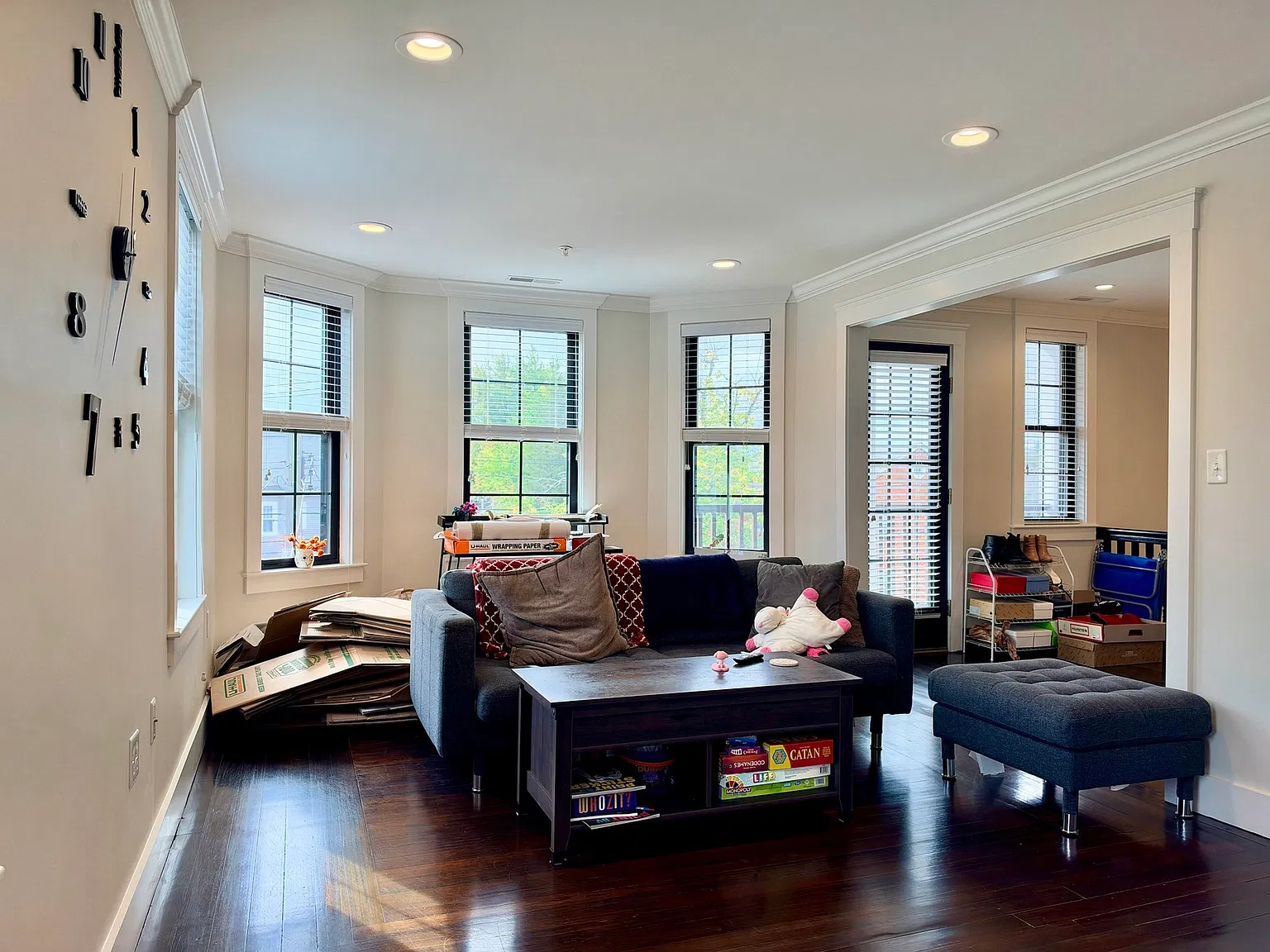 3 bed, 2.0 bath, 1200 sqft, $3,800 — Photo 1