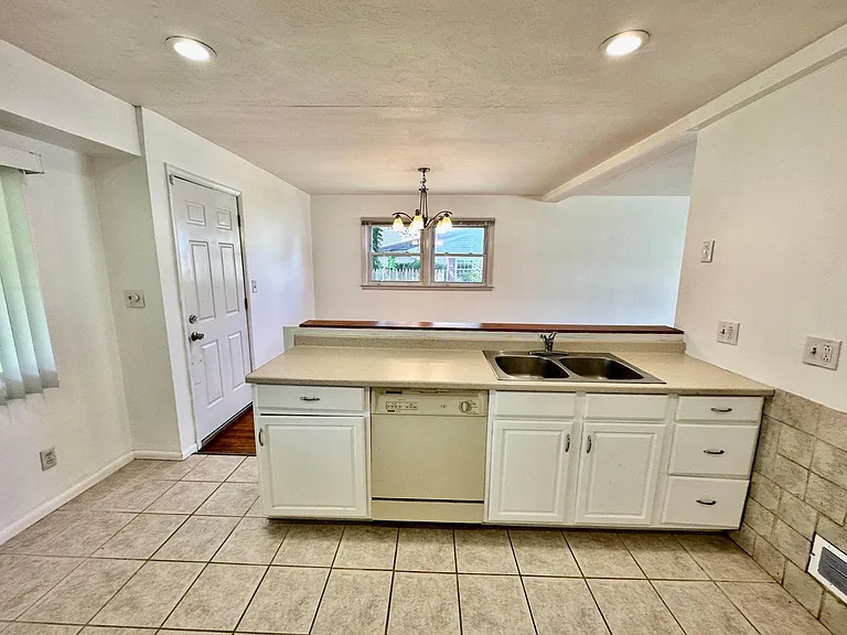 1942 Crooked Oak Dr — Photo 20