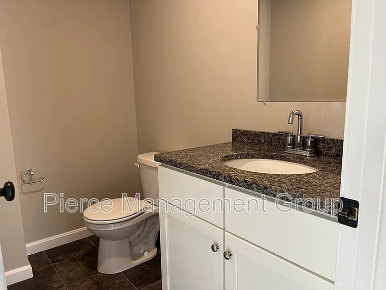 6-21 Clarendon Way #21 — Photo 7