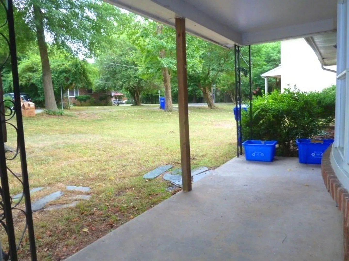 Walk to Campus next school year from this great 4br rental on the northside! — Photo 2