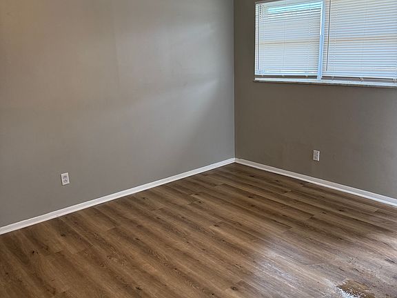 Ceiling fan in living room