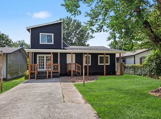 302 Lawrence St, Tomball, TX 77375