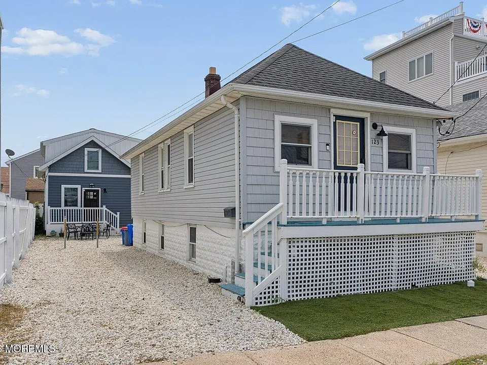 123 Franklin Ave #FRONT UPPER