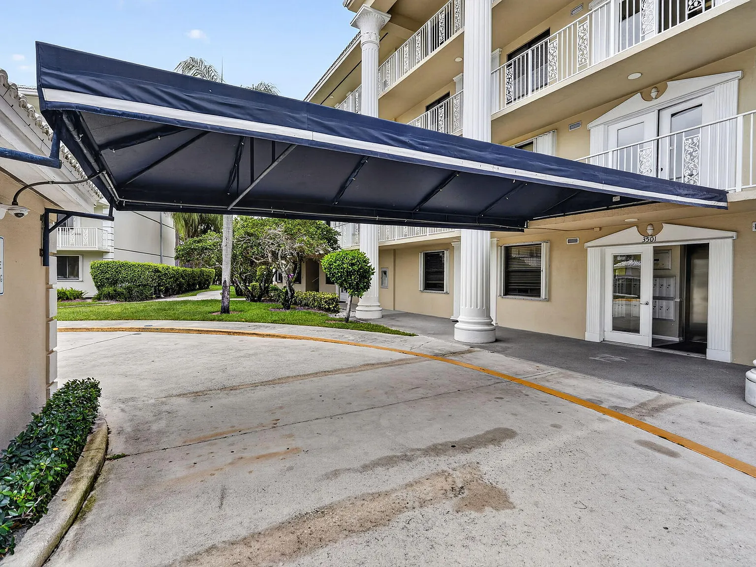 2 bed, 2.0 bath, 1442 sqft, $2,100 — Photo 3