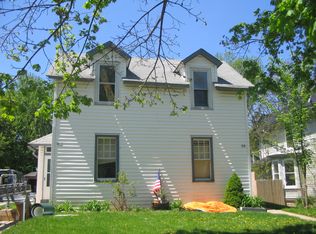 212 N James St, Waukesha, WI 53186