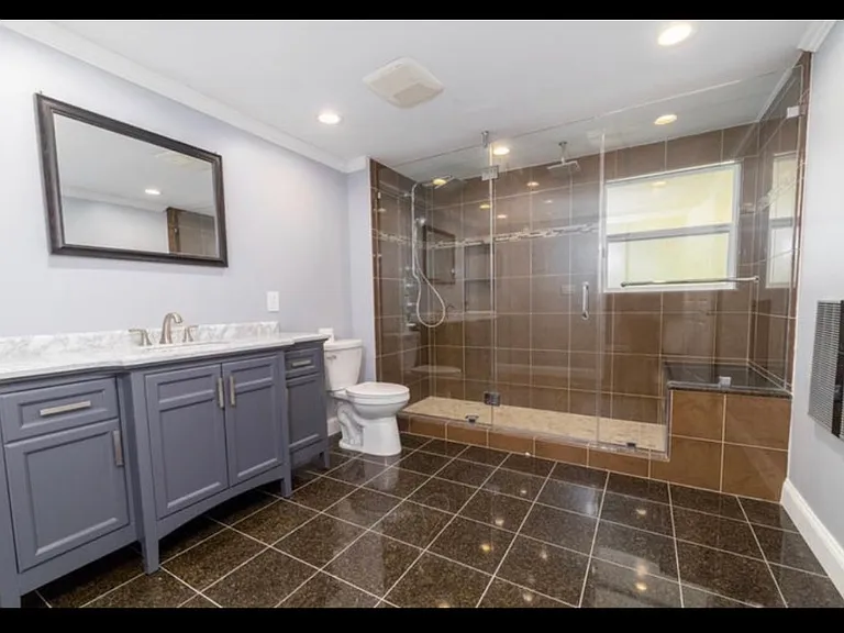 1305 Redditch Ct — Photo 2
