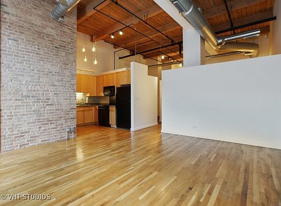 3rd image of 1918 S Michigan Ave APT 202