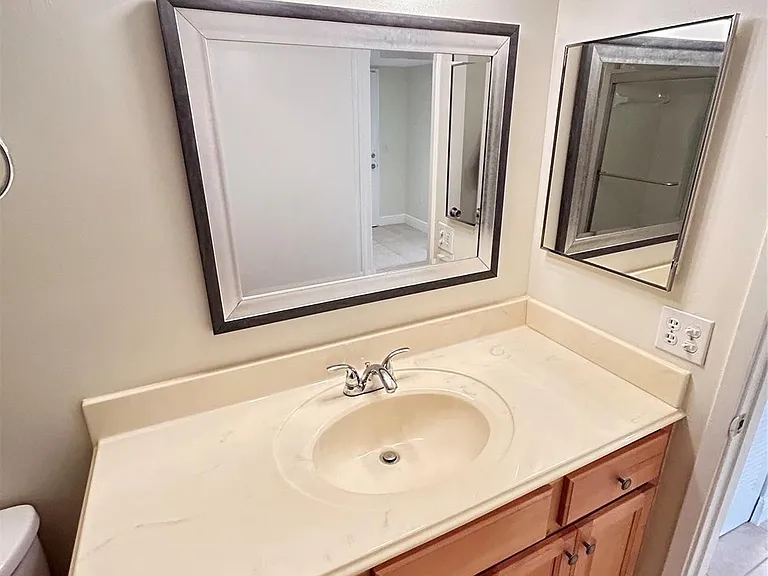 900 SW 142nd Ave #202L — Photo 31
