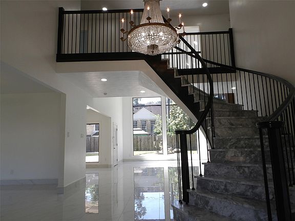 2nd image of 5623 Theall Rd