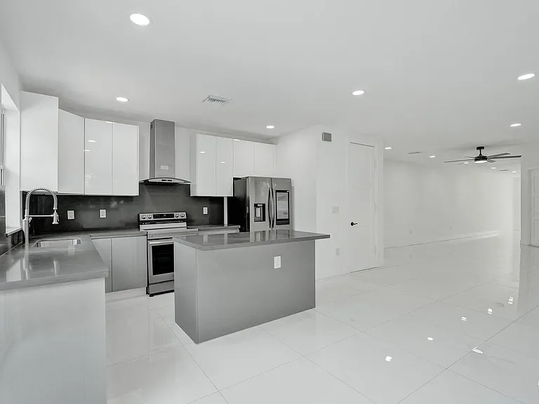 1215 W Las Olas Blvd #1215 — Photo 7