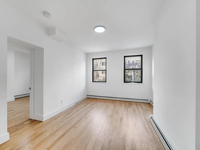 216 Jefferson St #2 — Photo 6