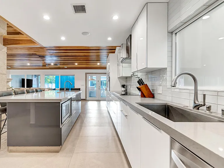 5817 Ranchito Ave — Photo 38