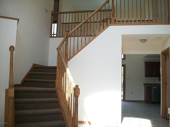 4th image of 80 Northpark Dr E