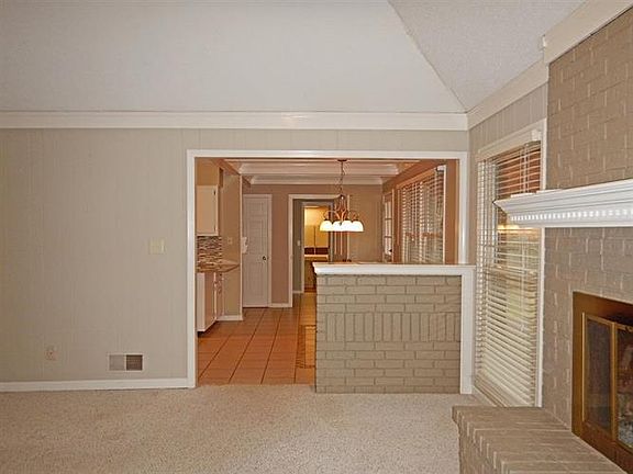 4th image of 2074 Clayton Pl