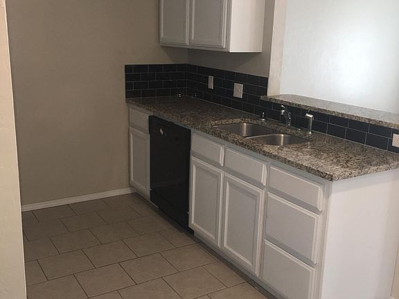 2nd image of 2442 NW 39th St #105