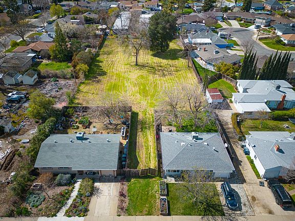 2nd image of 4250 65th St