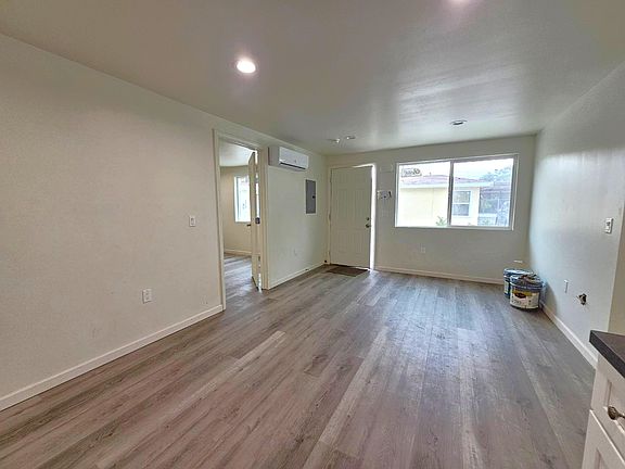 4th image of 10812 E Klingerman St #1/4