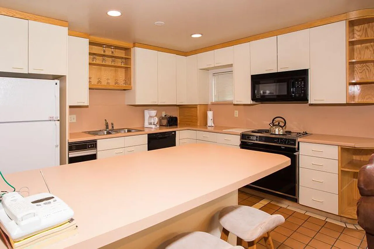 3 bed, 2.5 bath, 1349 sqft, $2,795 — Photo 2