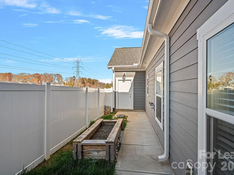 2503 Gallery Dr — Photo 21