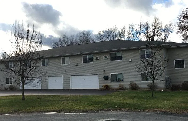 714 Bruce Ct #9 — Photo 3