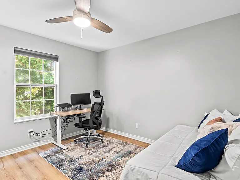 1927 Dorchester Ct — Photo 14