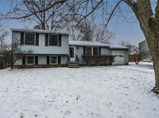 7611 Aster Dr, Liverpool, NY 13088