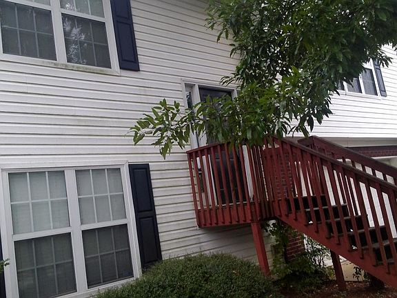 3rd image of 821 Sugar Oak Ln