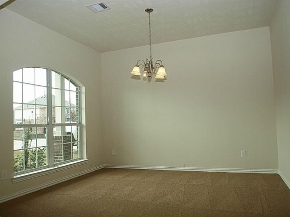 3rd image of 1507 Lochstone Dr